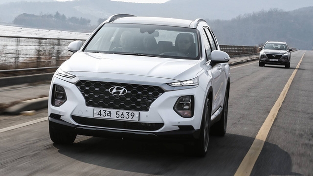 Những trang bị trên Hyundai Santa Fe quốc tế mà bản full option tại Việt Nam đã bị cắt bỏ - Ảnh 3.
